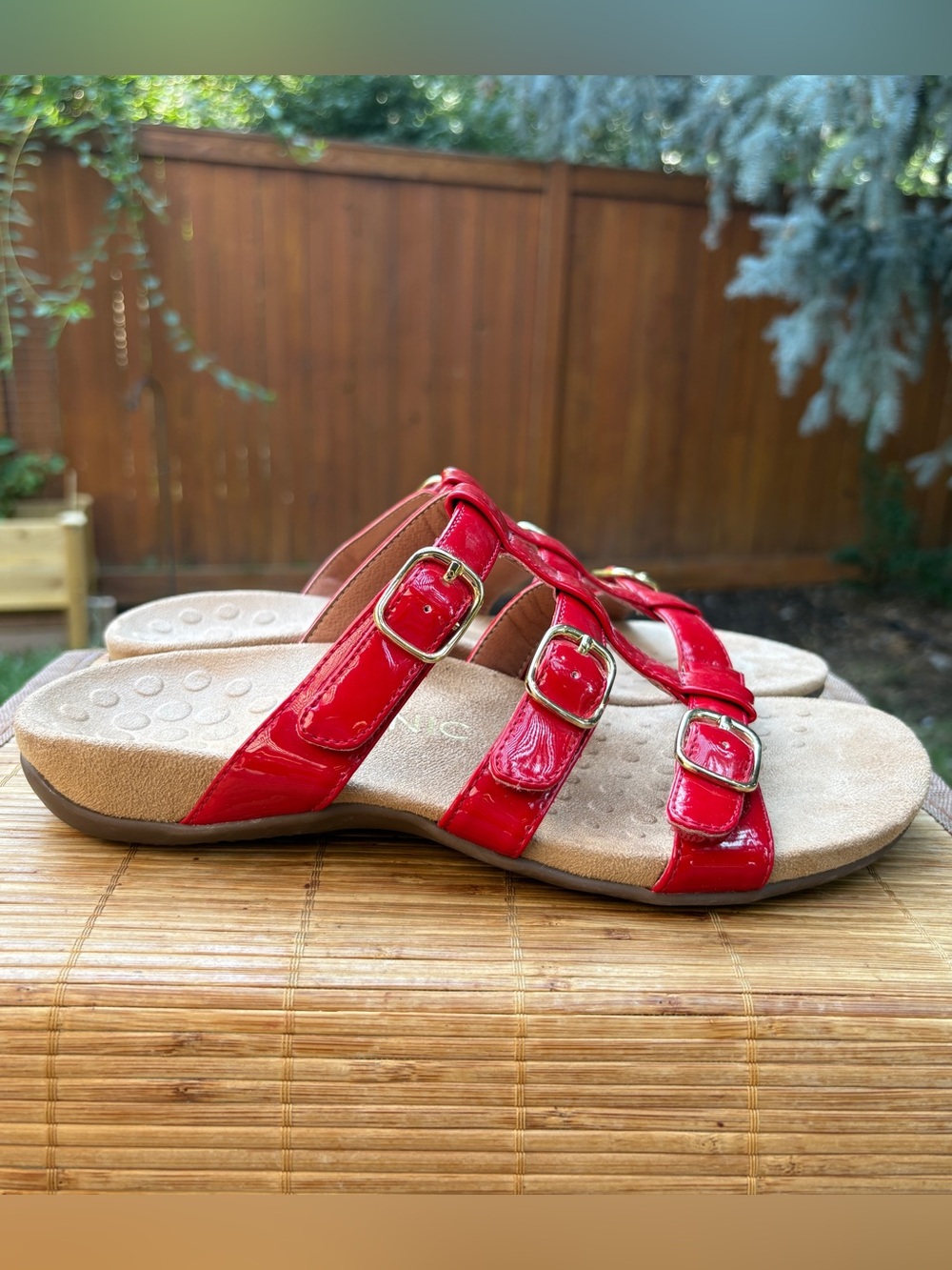 Vionic Misa Red Patent Leather Adjustable T-Strap Slide Sandal US Size 8 Wide